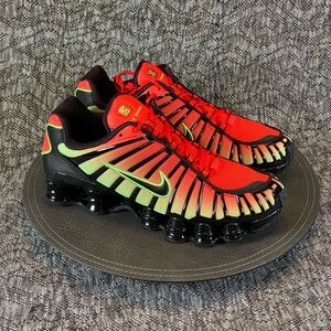 Nike Shox TL Men's 8.5 Sneaker Light Crimson / Black Green Strike